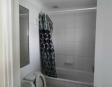 Baño en casa en Valle Volcanes.